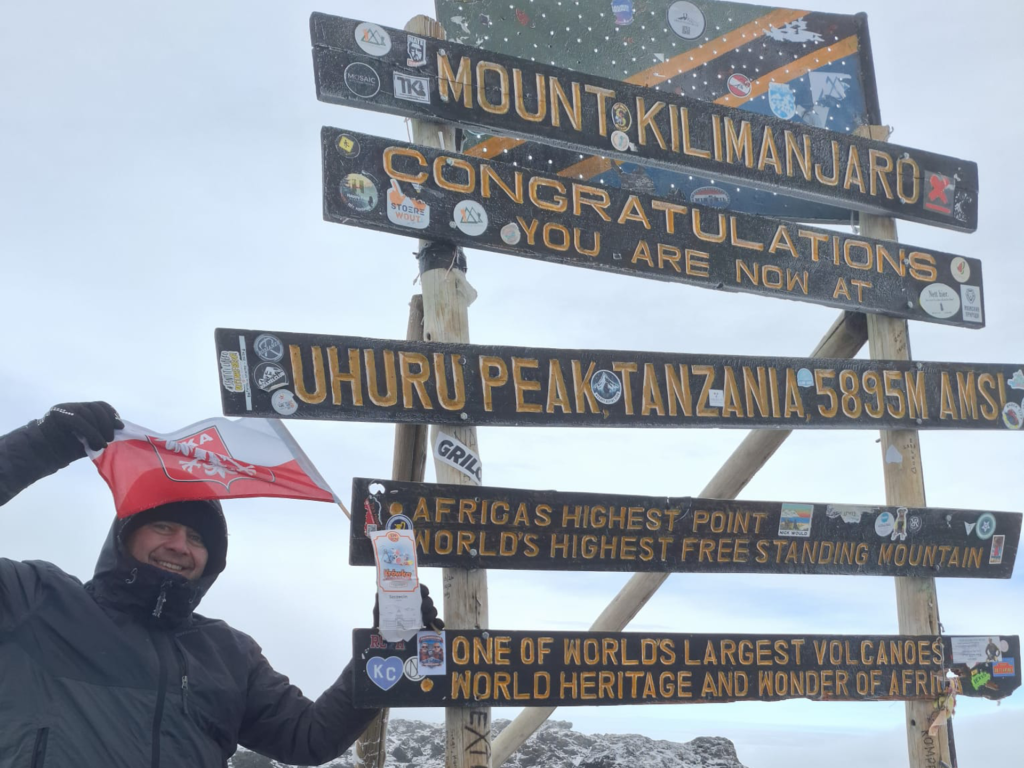 Waldemar na szyczycie Kilimanjaro z Krówką Szczecińską!